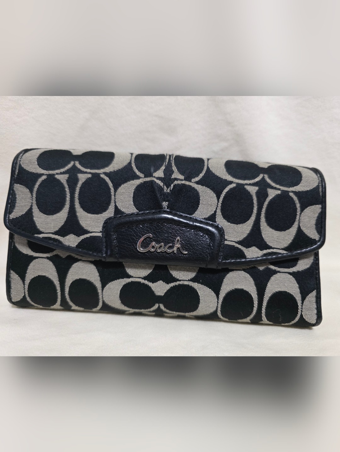 Coach Signature Wallet & Checkbook Cover In Black And Cream Canvas